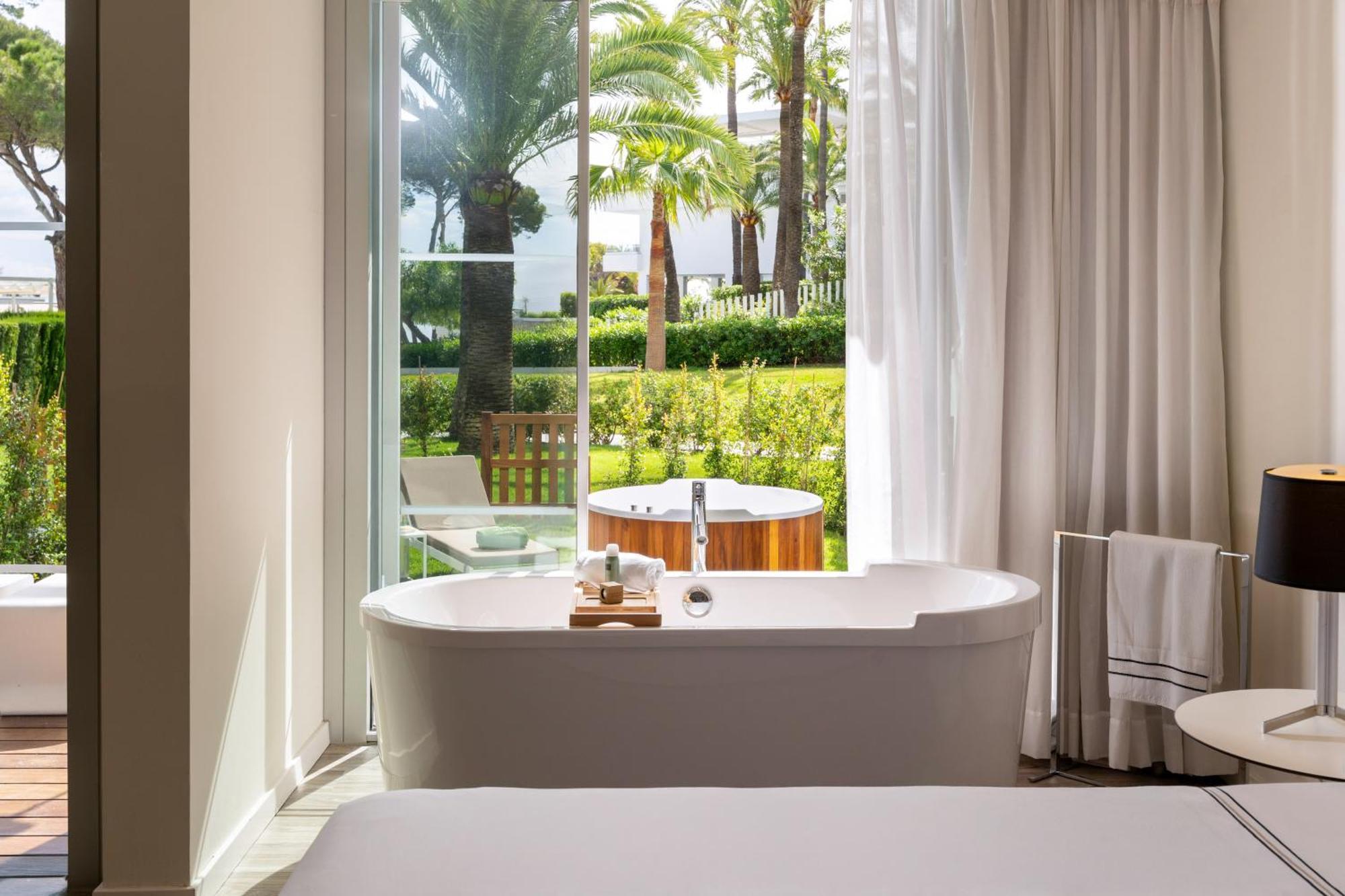 Melia South 4*
